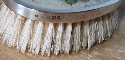 RARE SMALL 8CM CHILDS OVAL HAIR BRUSH STERLING SILVER MOUNT RED ROSES 1928 - Picture 5 of 13