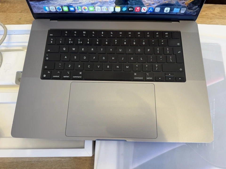Apple MacBook Pro 16" M2 Pro · 16GB · 512GB, photo 2 of 5