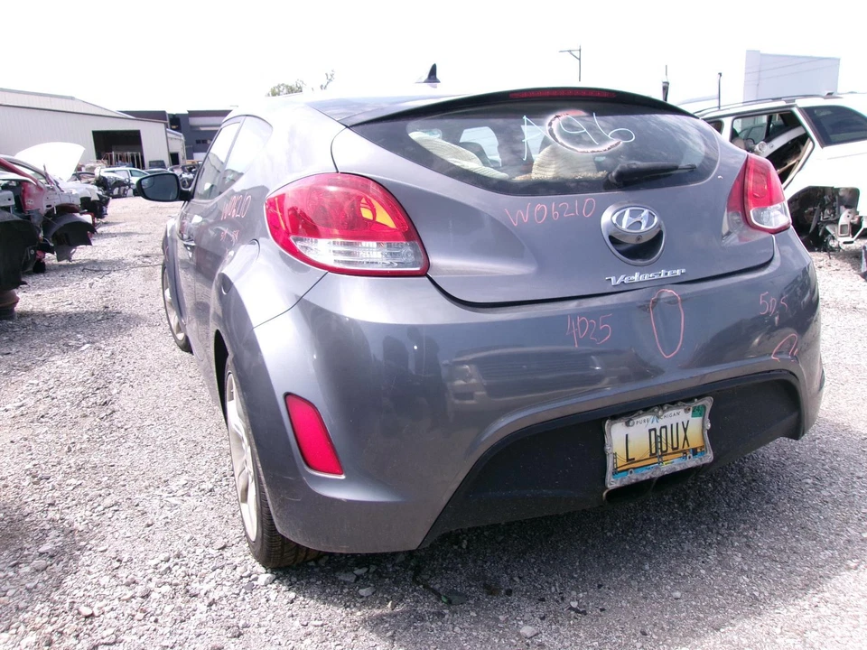 Brazo de control inferior inferior delantero izquierdo usado se adapta a: Hyundai Veloster 2015 1,8 L S Foto 3 de 4
