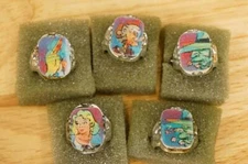 Vintage Toy Set Cartoon Lil Abner Vari Vue Flasher Gumball Premium Flicker Rings