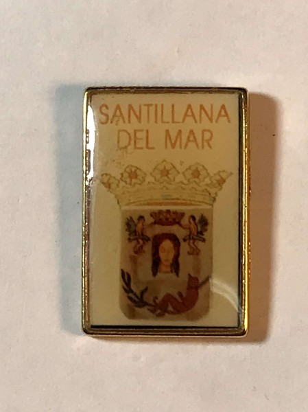 PIN SANTIAGO ORO SANTILLANA DEL MAR CUADRADO