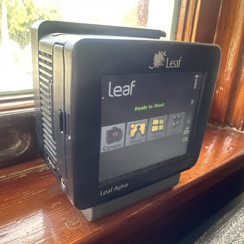 Leaf Aptus 22 Digital Back for Mamiya, Phase One 645 AF DF Camera