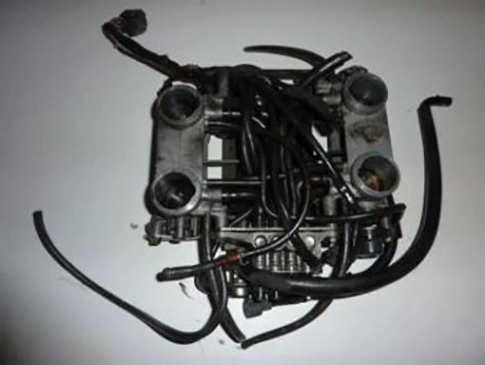 Rampe d injection origine pour Moto Honda 800 VFR Après 2000 Occasion - Photo 1/1