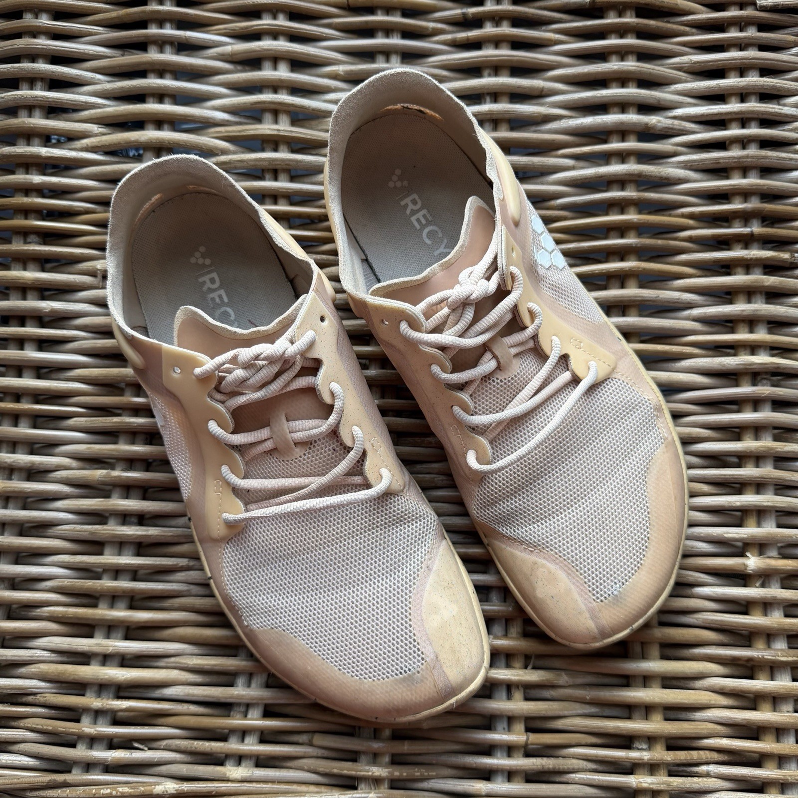 VivoBarefoot PRIMUS LITE Womens 40 US 9 Beige Barefoot Shoes Lace Up