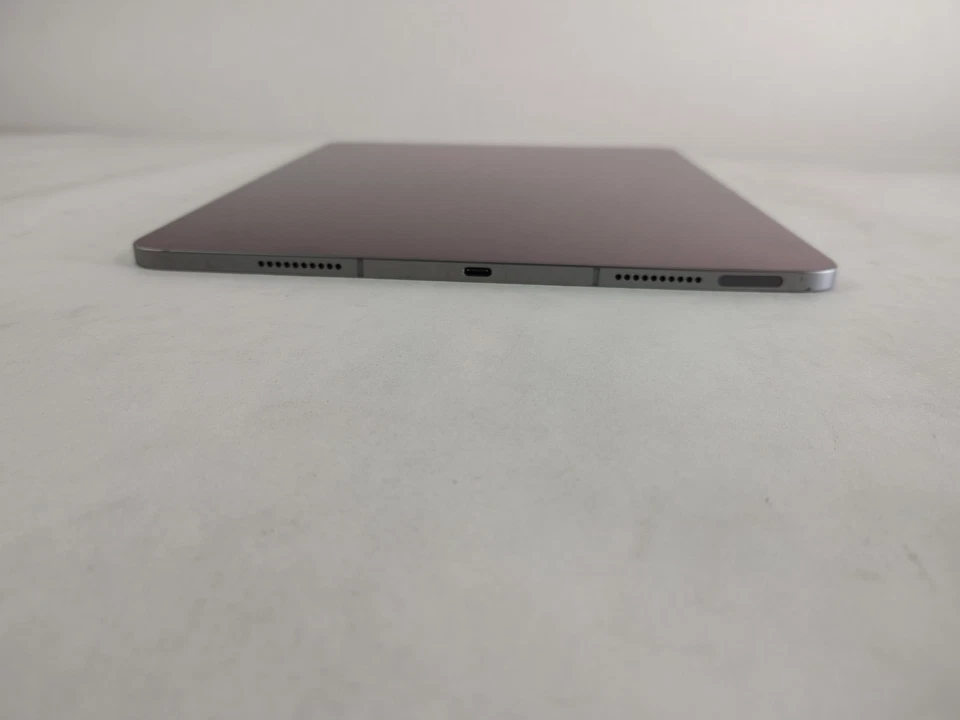 Apple iPad Pro 12.9" (6th Gen) A2764 128 GB iOS 26.0 (Wi-Fi + 5G) Unlocked - Image 3 of 4