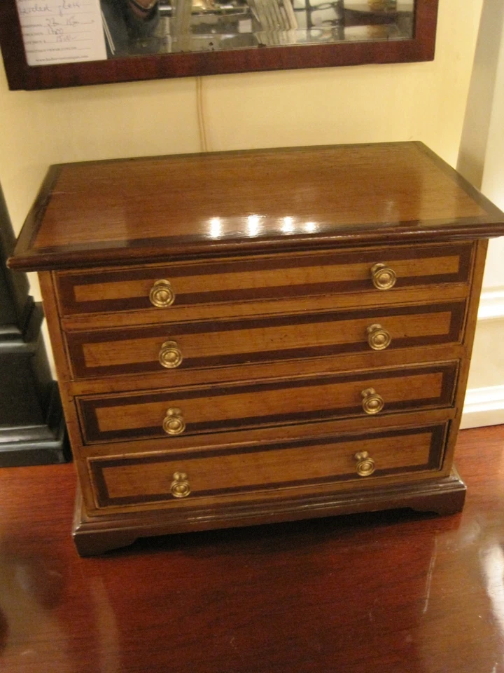 American Miniature Chest of Draws 人造谷物彩绘香料箱 茶盒 c1850 — 第 4/4 张图片
