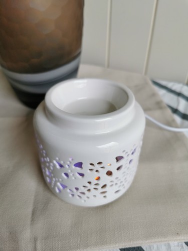 LED Oil Burner butterfly Ceramic Electric Oil Burner Lamp 4 Colors changing - Picture 4 of 4