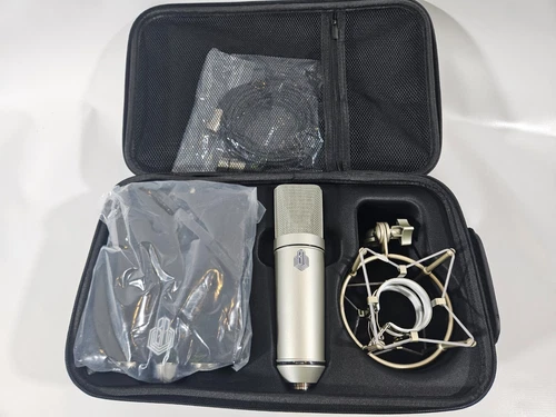 Beesneez B67-269 V2 Tube Microphone new with schockmount & case. Free shipping.