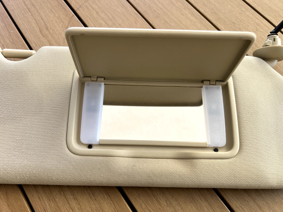 2009-2014 ACURA TSX PASSENGER RIGHT SIDE SUN VISOR W/ MIRROR & LIGHTS OEM - Image 3 of 3