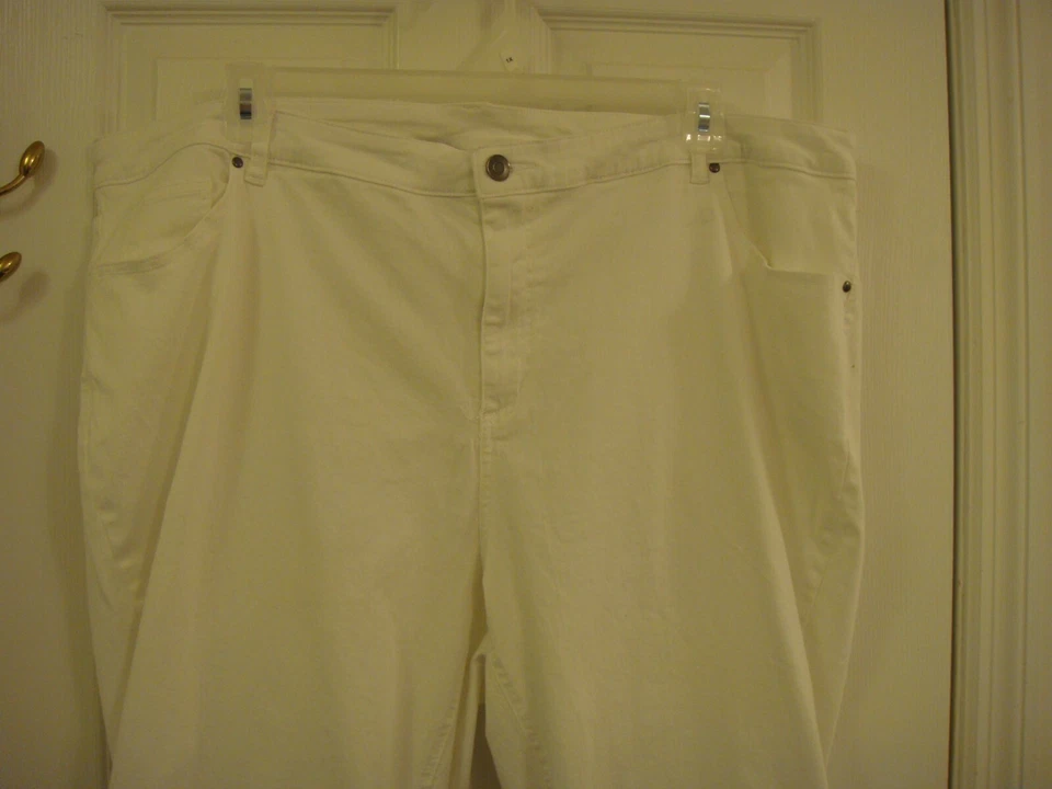 Women's Catherines Capris White w/ Navy & Silver Stars on Hems Size 26W - Image 2 of 4
