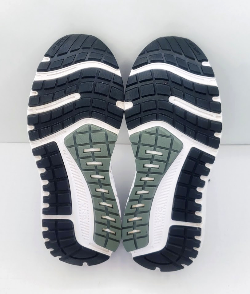 Brooks Men's Beast 20 Black Athletic Shoes, Size 9 Medium, Cushioned image 6