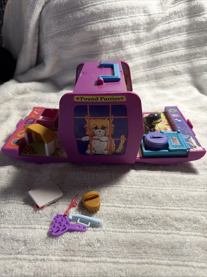 Mini juego Pound Puppies Paradise Alley 1995 (púrpura) - Galoob Foto 2 de 4