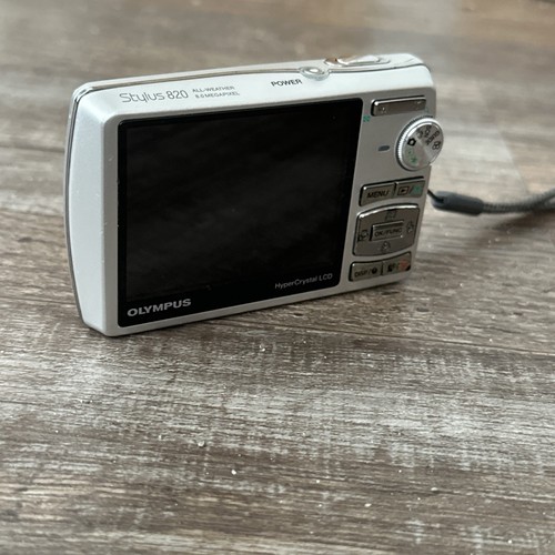 Olympus Stylus 820 Digital Camera Grey w/ Battery Charger & Picture Card Works - Picture 4 of 9
