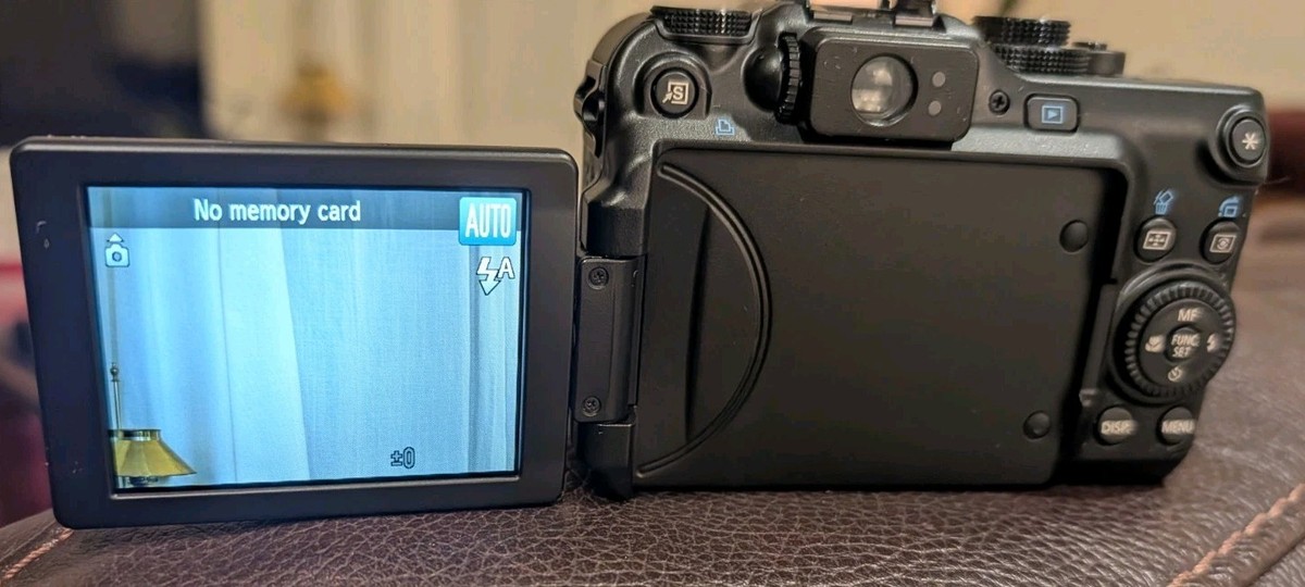 Canon PowerShot G11 3632B00 10MP Compact Digital Camera - Black