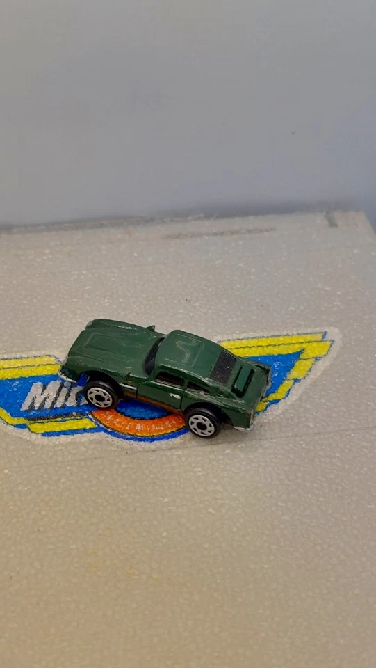 Carros esportivos britânicos Micro Machines 1999 #21 - Aston Martin DB5 verde - Imagem 4 de 4