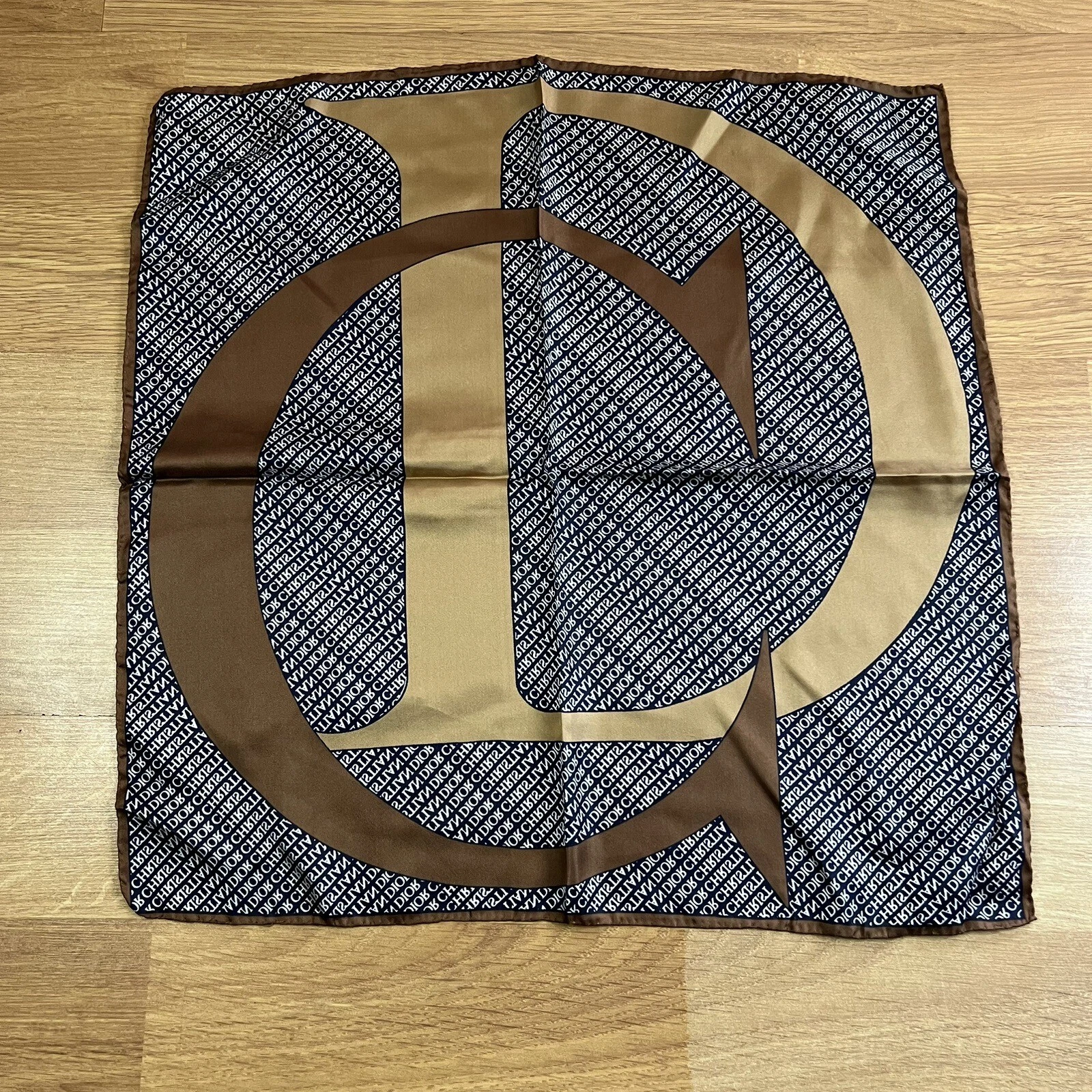 Écharpe carrée en soie vintage Christian Dior bandana trotteur monogramme 18x18 Italie
