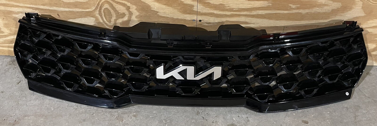 2021 2022 2023 KIA SORENTO UPPER GRILLE GLOSS BLACK 86350-R5900 OEM 21 ...