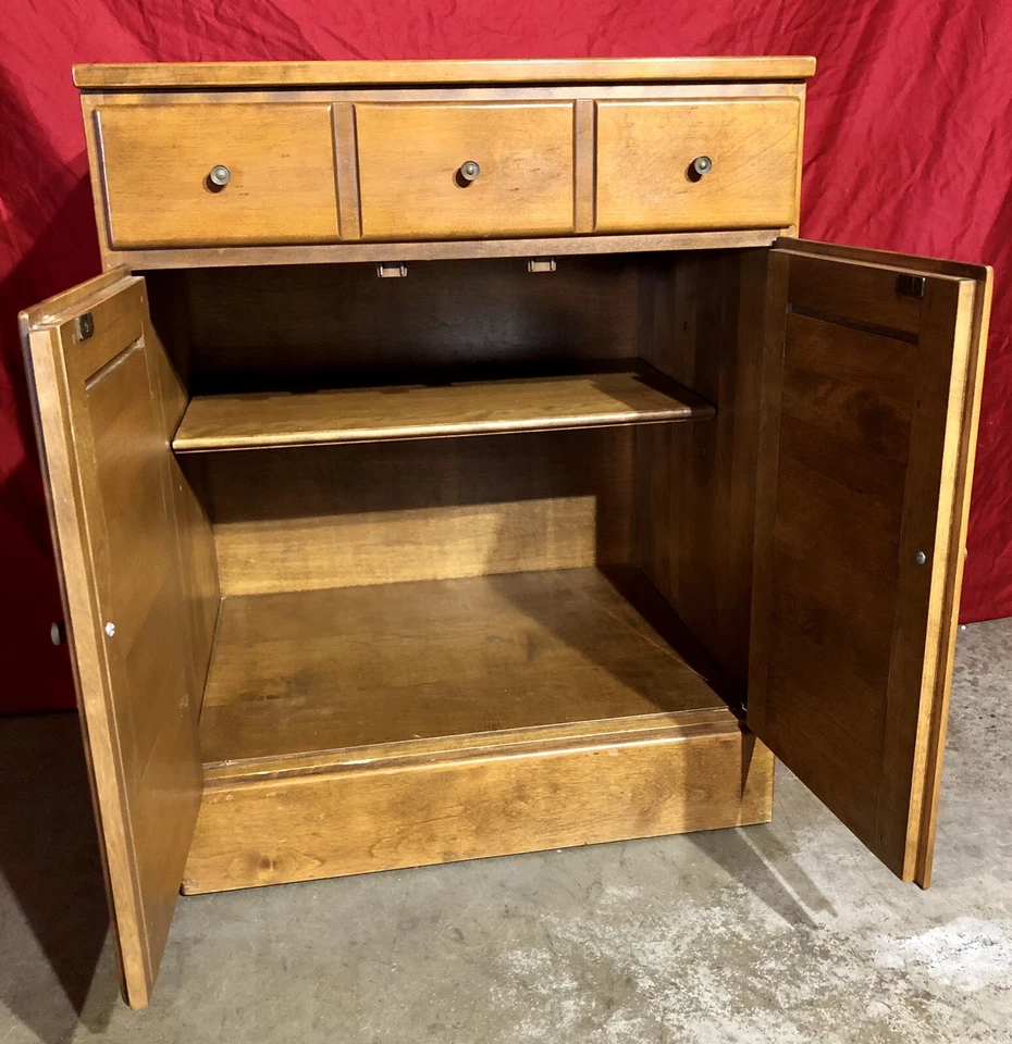 Armário inferior Ethan Allen Heirloom 10-4503 CRP bordo noz-moscada. - Imagem 3 de 4