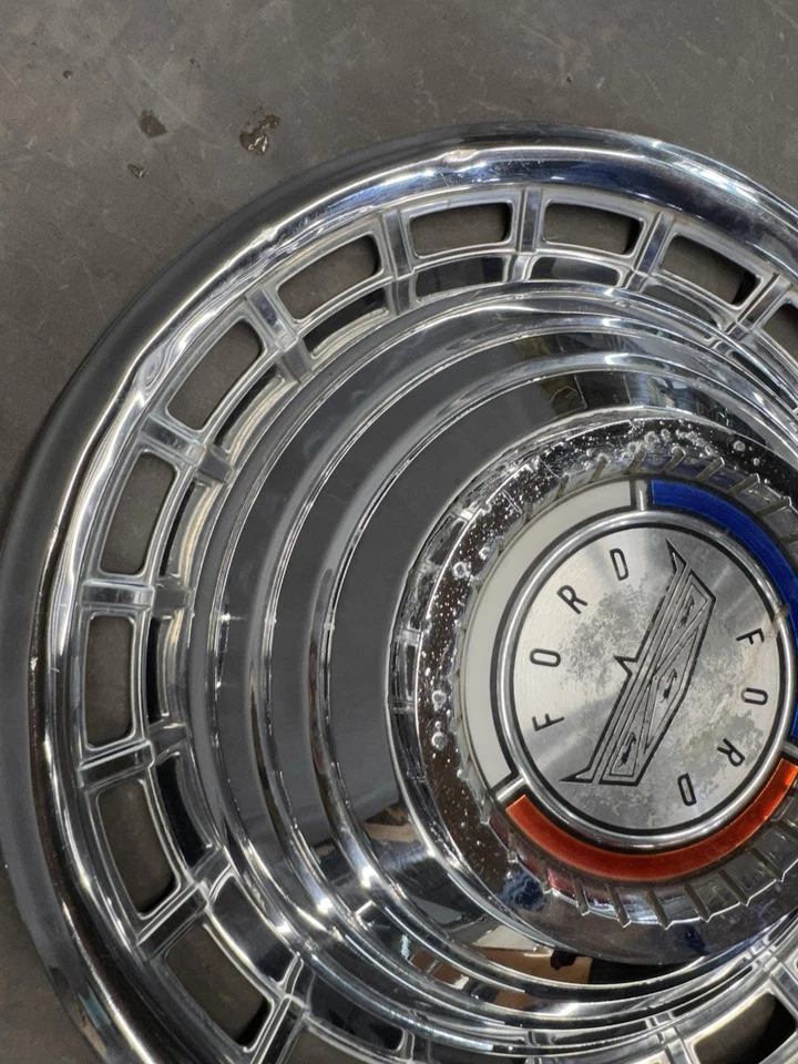 Ford Galaxie 500 XL 1963 tapacubos tapacubos cubiertas de rueda personalizado sedán rural fabricante de equipos originales Foto 4 de 4