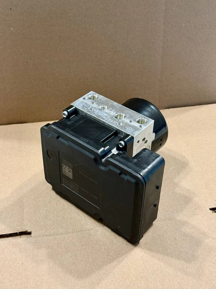 CV6Z-2C405-E 13-15 Ford Escape ABS Anti-lock Brake Pump Assembly OEM CV6Z2C405A - Image 4 of 4