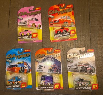 CAR TUNED WALGREENS EXCLUSIVE  SERIES 4 - with 5 CARS NEW