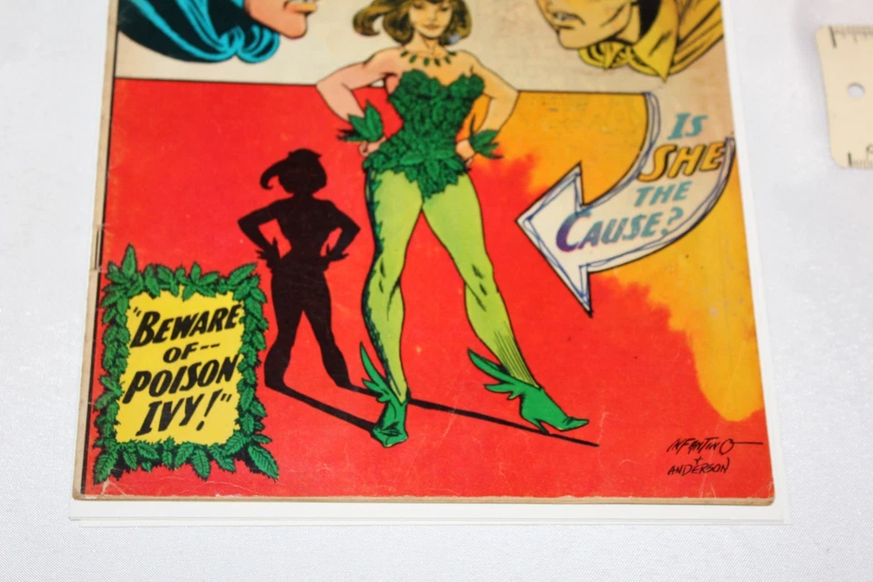 BATMAN #181 1st appearance POISON IVY 1966 DC comic with Poster Pinup Key Book - Image 3 of 4