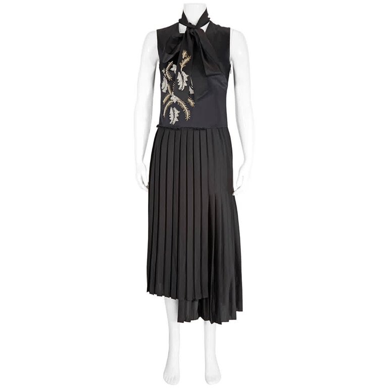 Burberry Ladies Flor Embroidered Asymmetrical Pleated Dress ( US Size 6) |  eBay
