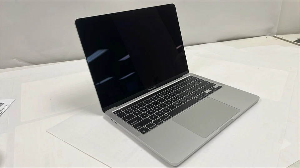 Apple Macbook Pro 13.3" M1 16GB 256GB Plateado MYDA2LL/A MacOS Foto 2 de 4