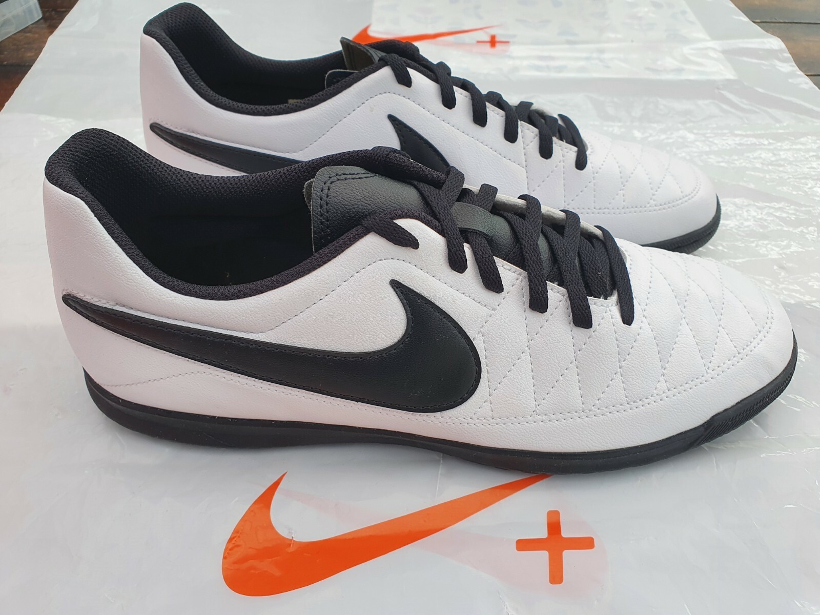 BNIB Nike Majestry IC White Mens 