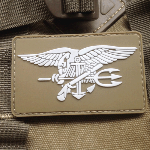 PATCH ARMÉE TACTIQUE AMÉRICAINE NAVY SEAL TEAM TRIDENT LOGO 3D PVC - Photo 1/7