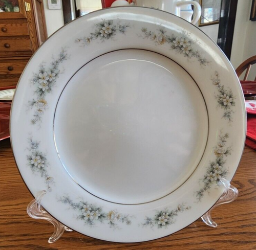 Melissa Salad Dessert Plates (pair) 8.25" Noritake 3080 Porcelain White Platinum - Picture 14 of 14