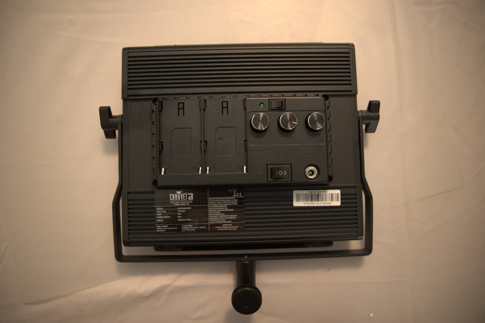 Chauvet cast panel pack with zipper case and power suppy - Image 4 of 4