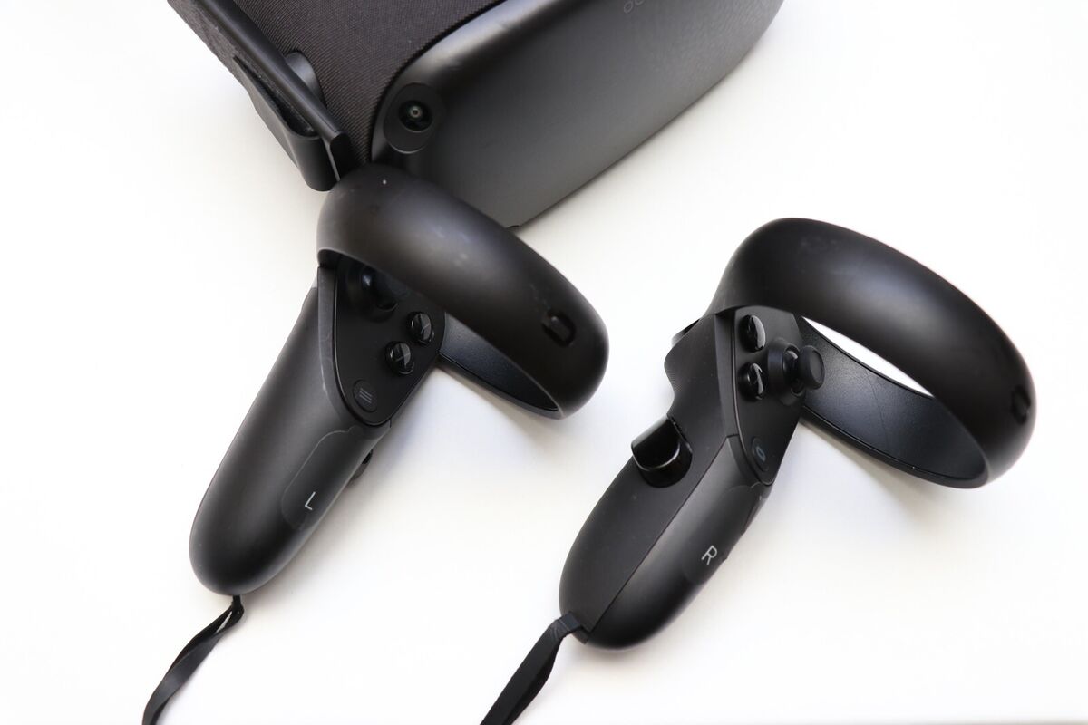 Oculus Quest 64GB 1st VR Headset All-In-One Game Headset Oculus Quest 64GB 1st VR Headset All-In-One Game Headset