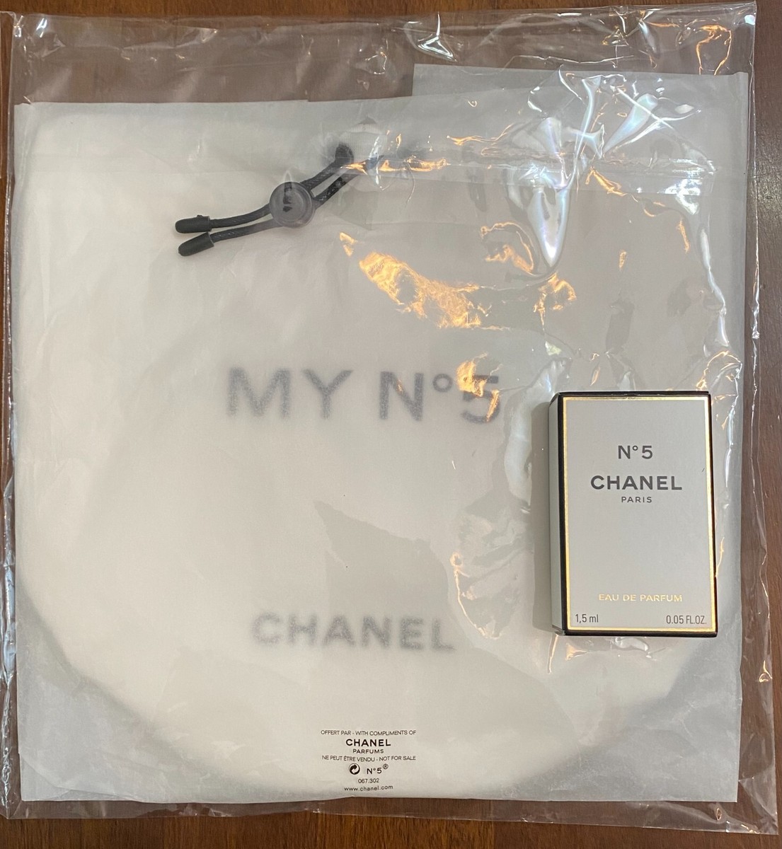 MY No 5 Chanel White Cotton Drawstring Beauty Bag Plus Sample