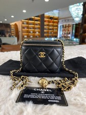 Chanel 22C Vanity Case Lambskin Leather-Woven Chain Ball Adjuster [Duties Paid]