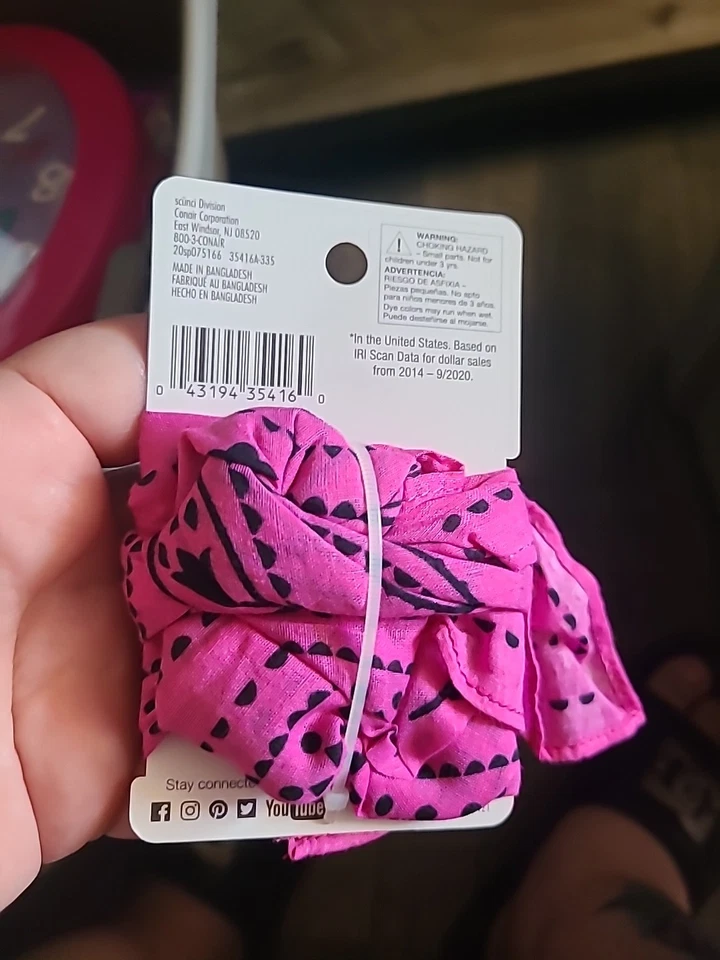 Scünci XO Morgan Simianer Rosa y Negro Bufanda Bandana Estampado Corbata Accesorio Foto 2 de 2