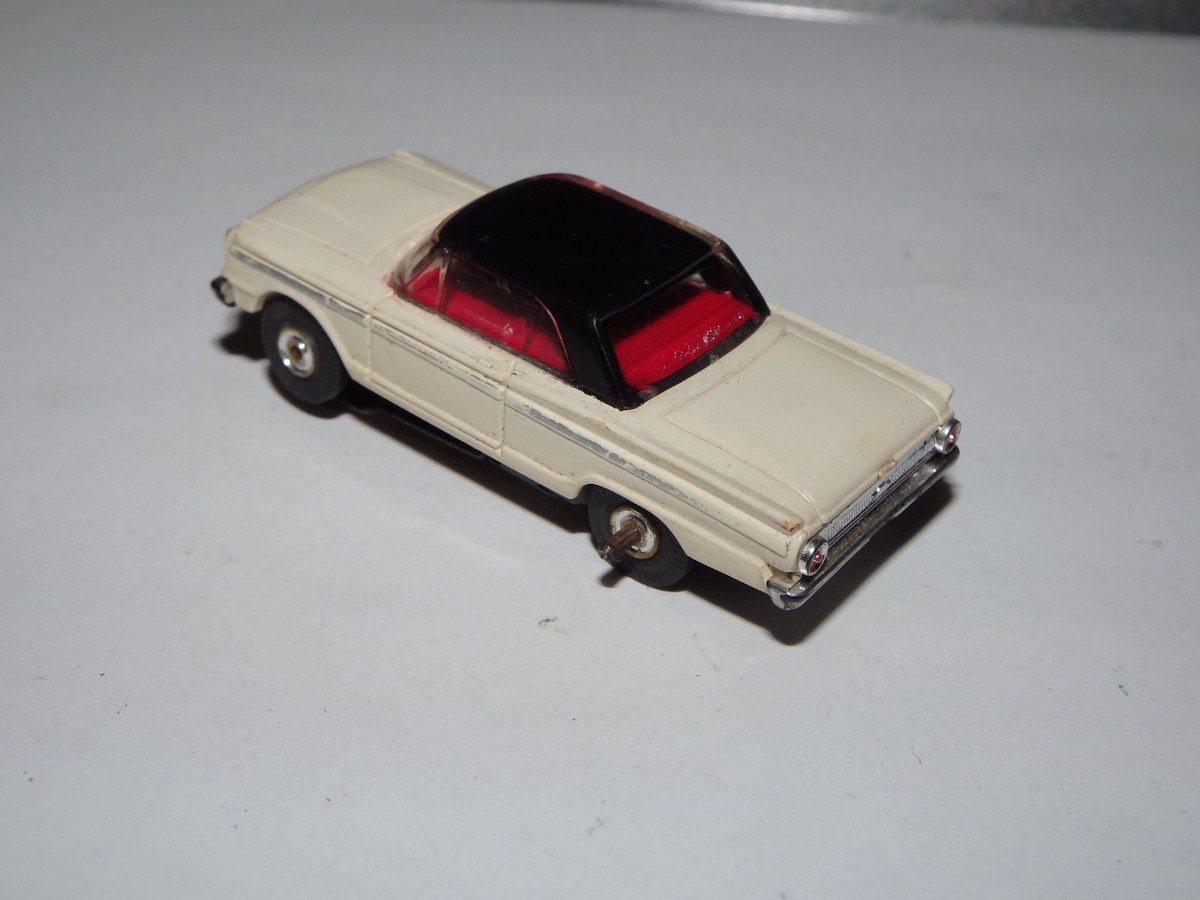 Aurora Vintage HO 1963 Fairlane Thunder jet 500 White /Red tjet