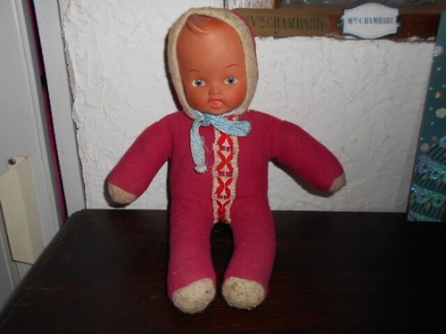 POUPÉE ANCIENNE : PETIT POUPON ANCIEN EN COMPOSITION AVEC