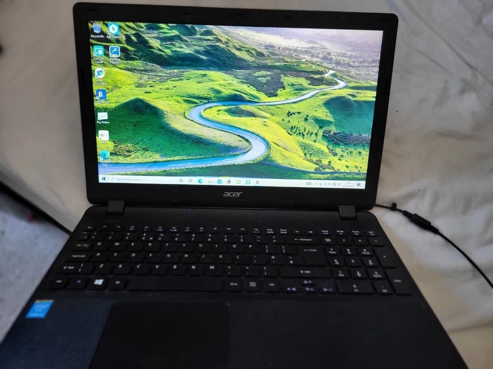 Acer model n15w4 i3 processor black used good condition - Image 2 of 4