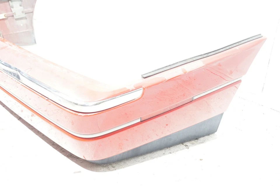 1987 - 1992 CADILLAC ALLANTE TAMPA DE PARA-CHOQUE TRASEIRO COMPLETA FABRICANTE DE EQUIPAMENTO ORIGINAL - Imagem 4 de 4