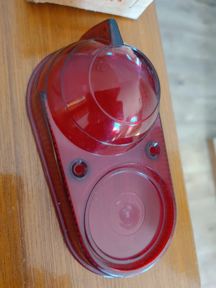 Simca Aronde Chatelaine Rear Tail Light NOS #13003 N — 第 3/4 张图片