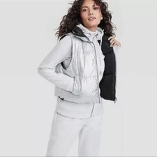 All in Motion Women's Black  Silver Reversible Snow Sport Short Puffer Vest, M