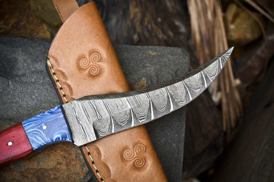 Ashen Edge Hand Skinner Knife Twist Damascus Hard Wood Hunting