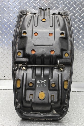1984 Honda Nighthawk 700S CB700SC FRONT DOUBLE SEAT SADDLE 77100-MJ1-0000 - Picture 11 of 12