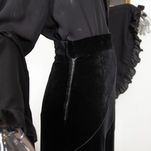 Vintage 1970s Black Velvet Maxi A Line Skirt Lateral Zip Size S UK 8 - Picture 4 of 8
