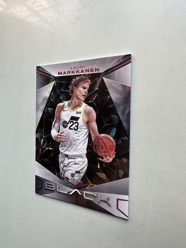 2023 Panini Negro Cuarzo Lauri Markkanen / 8 Utah Jazz - Imagen 5 de 10