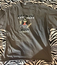 Gilden Graphic Tee Humorous “French Kiss” Charcoal Gray Short Sleeve Mens XLT