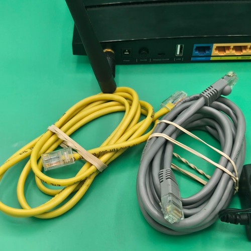 TP-Link N600 300 Mbps 4-Port 10/100 Wireless N Router (TL-WDR3500) With Cables - Picture 7 of 7