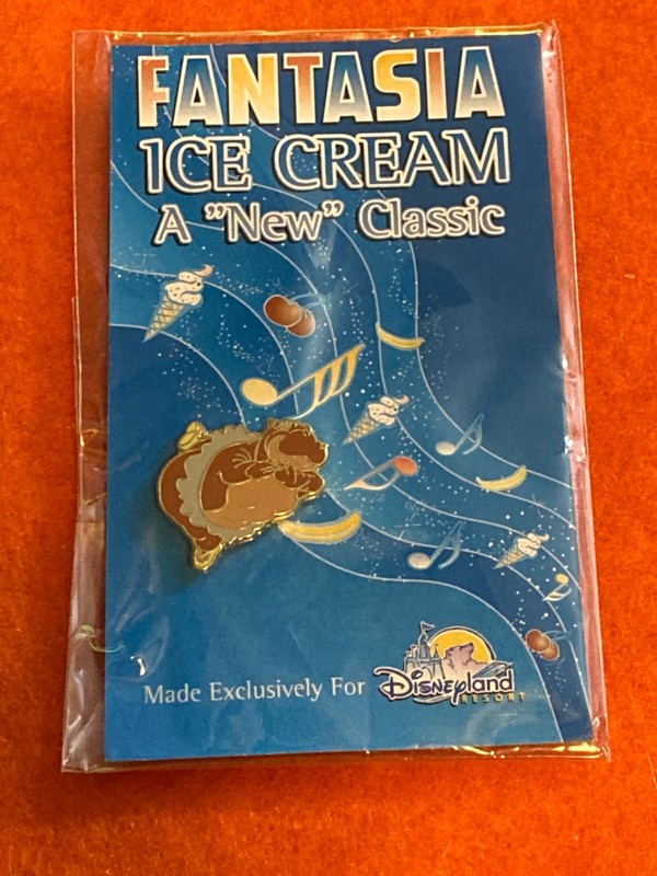 23654    DLR - Hyacinth Hippo - Fantasia Ice Cream: A New Classic Set - GWP