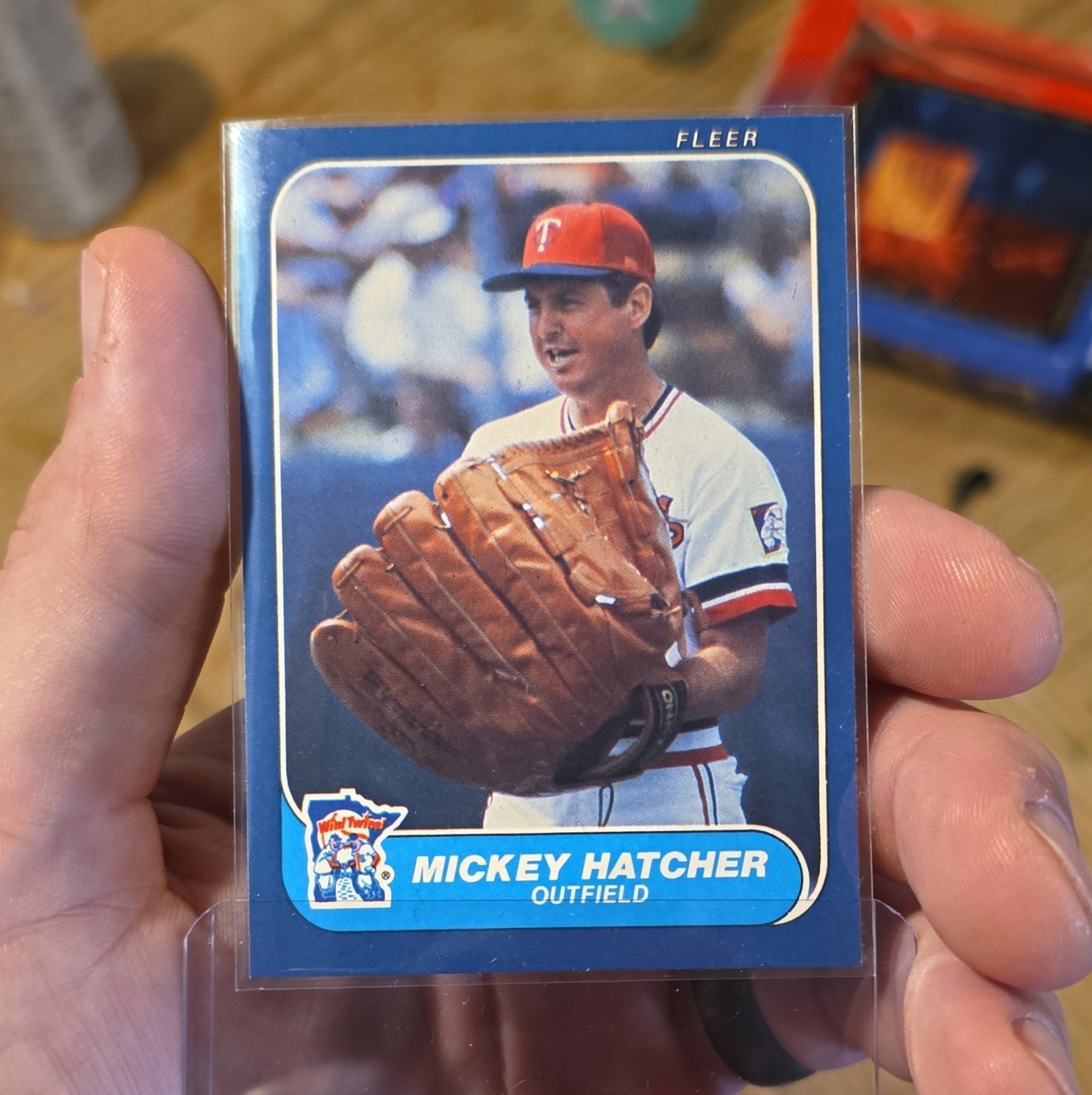 Fleer 1986 Mickey Hatcher Minnesota Twins Baseball Card #396 MLB